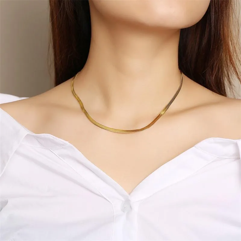 Chokers Bijoux de mode tendance Gold Couleur en acier inoxydable Girl Femme Chaîne de serpent Chaîne courte Choker Collierschokers280c