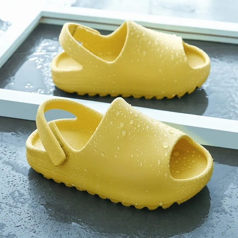 Çocuklar için Sandalet Kız Çocuk Terlik Erkekler Kalın Yumuşak Tasarlı Bebek Ayakkabıları Bahçe Ayakkabı Konforlu 1316cm Fashio 220527