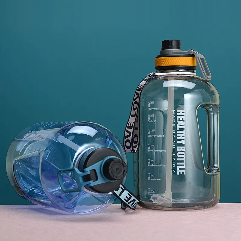 2.2L Grote capaciteit fles sportwater voor buitenwandelen Klimmen Een gratis draagbare transparante fitness gym ketel 220329