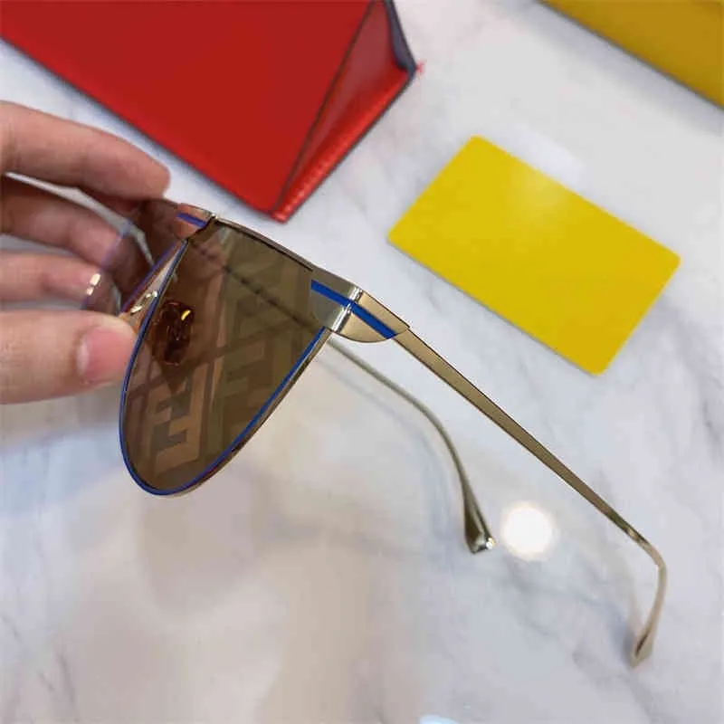 2024 럭셔리 디자이너 새로운 남자와 여자 선글라스 20% 할인 패션 버전 핫 가족 대형 프레임 개인 거울