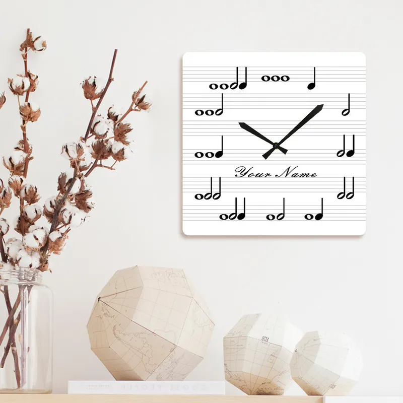 Anteckningar med ditt anpassade namn Square Acrylic Hanging Clock Ian Present Personlig musik Studio Wall Decor Art Watch 220615