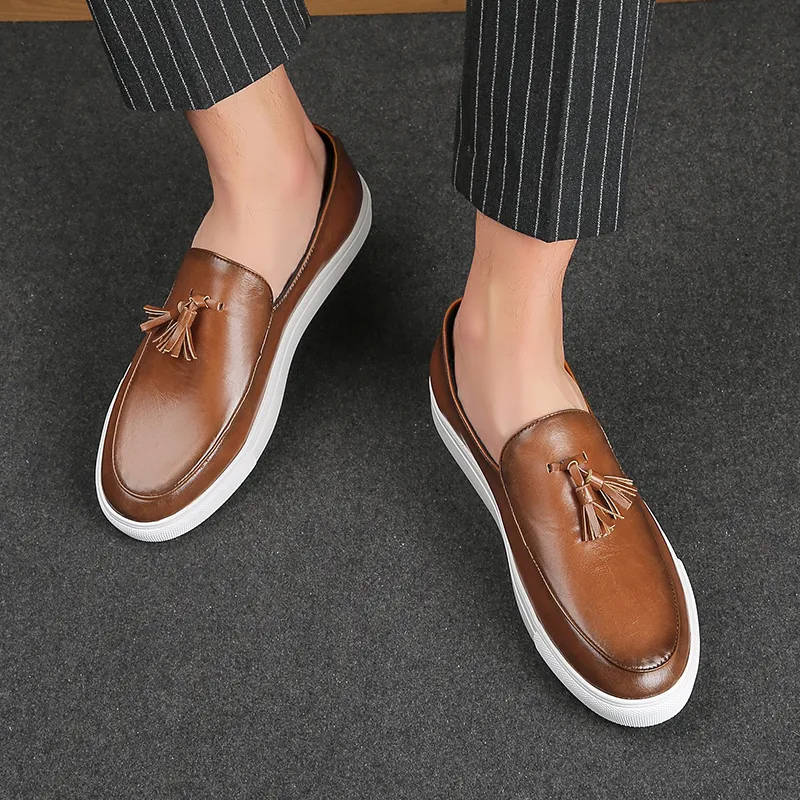 أحذية أحذية أحذية الرجال بو الجلود الصلبة ألوان أزياء جولة إصبع القدم كلاسيكي زخرفة شرابة مريحة حذاء بريطاني غير رسمي وحيد.