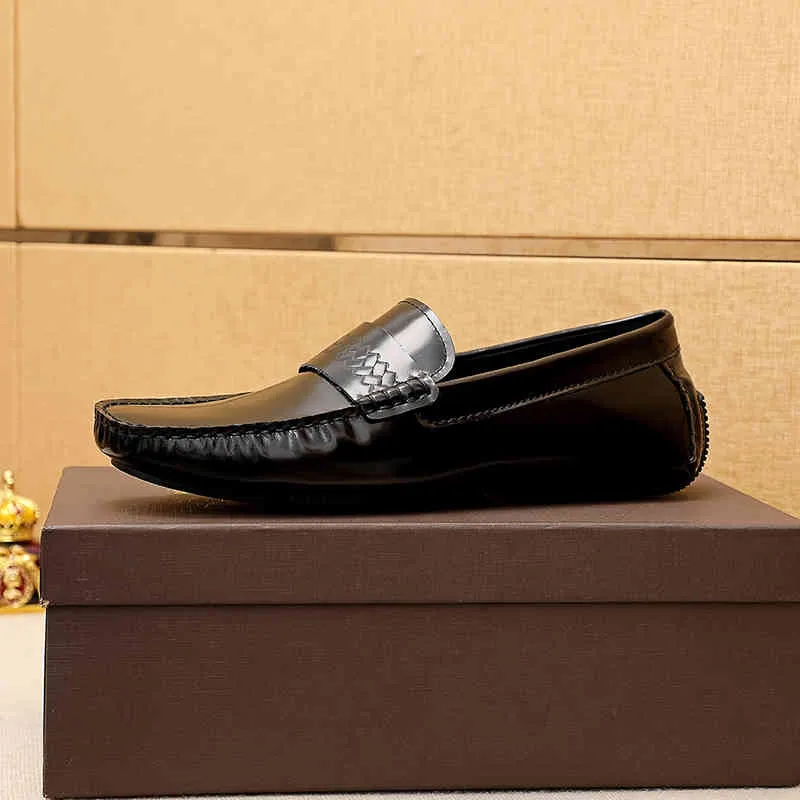 Sukienki Buty projektant męskich butów dressingowe mokasyna patent skórzane ślizganie się buty czarne skórzane buty 220707