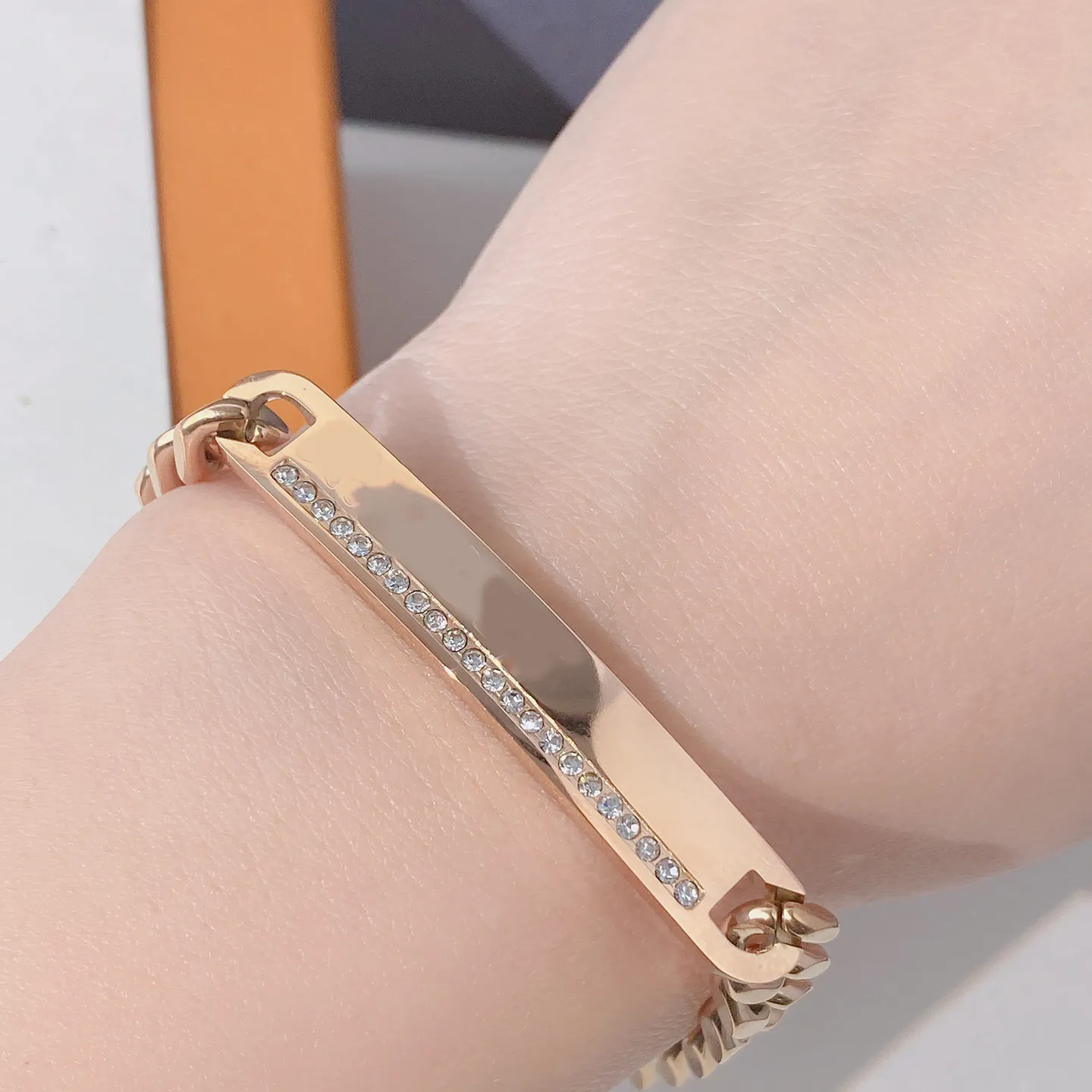 Moda 18k banhado a ouro aço inoxidável pulseira de corrente titânio marca luxo designer letras corrente pulseira masculino feminino metal jóias216s
