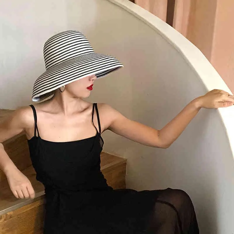 Cappello da sole estivo da donna fatto a mano Big Eaves Beach Nero Bianco Striscia Cappello da pescatore pieghevole stile Hepburn francese