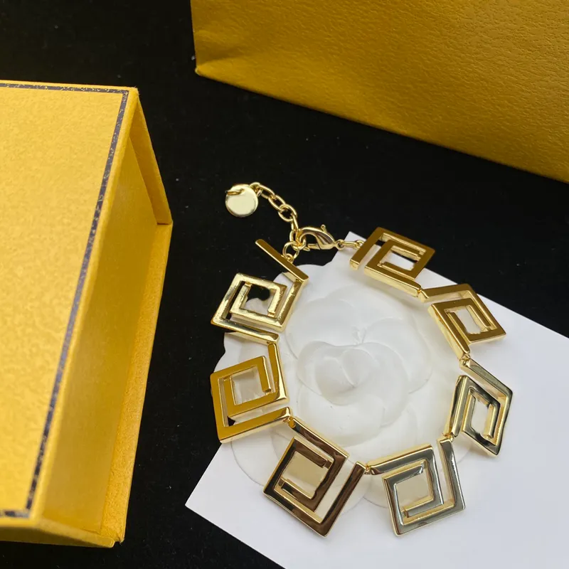 Braccialetti di design un braccialetto d'oro da uomo di alta qualità bracciale gioielli a sospensione di lusso di lusso F Bracciale Accessori Bracciale Box 22070603R