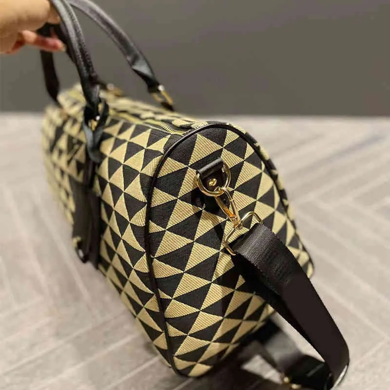 Треугольная печать туристическая сумка Duffle Bag Men Men Designer Travel Luggage Bag Bag Ladies Classic Simbag Sumbag265Q