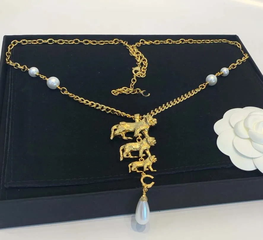2022 Collier pendentif charme de qualité supérieure avec trois lions en plaqué or 18 carats pour femmes bijoux de mariage cadeau boucle d'oreille ont boîte s264l
