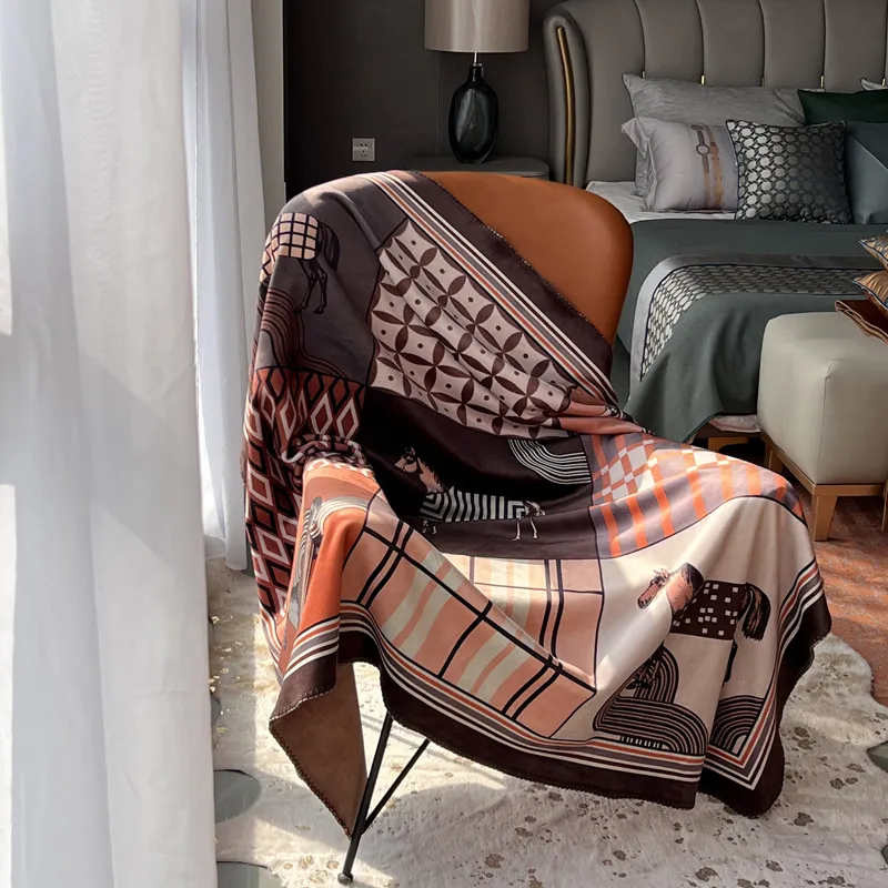 Diseñador de moda de lujo caballo impreso terciopelo mantas de tiro casual aviones de viaje manta de doble capa resto sofá cubierta 182n