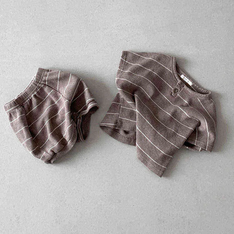 Neugeborene Babykleidung Junge lässig westlichen Stil gestreiften Kurzarm-T-Shirt Anzug Mädchen Baby Sommer Baumwolle Dreieck Shorts Anzug G220521