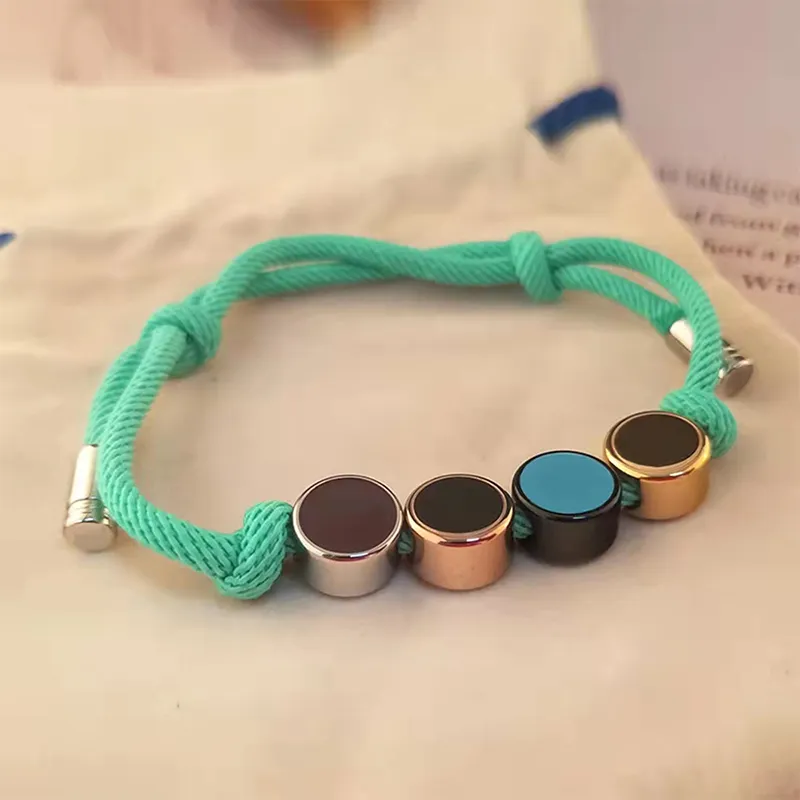 2022 New Chain V Letter charm bracelet designer Color Enamel 4 Circles Adjustable Men and Women Bracelets Classic Luxury Jewelry Gifts