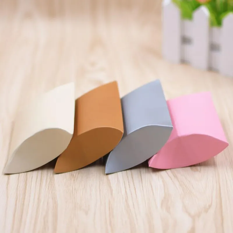 Kraft Paper Candy Box Pillow Shape Wedding Favor Gift Boxes pie Party BoxFollow the video folding on link 220420