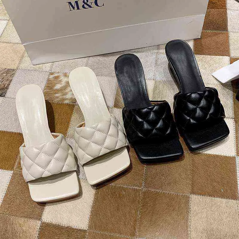 Kapcie kobiety wysokie obcasy Warstantowe letnie otwarte palce sandały sandały sztyletowe białe czarne luksusowe buty na balu producentów 220518