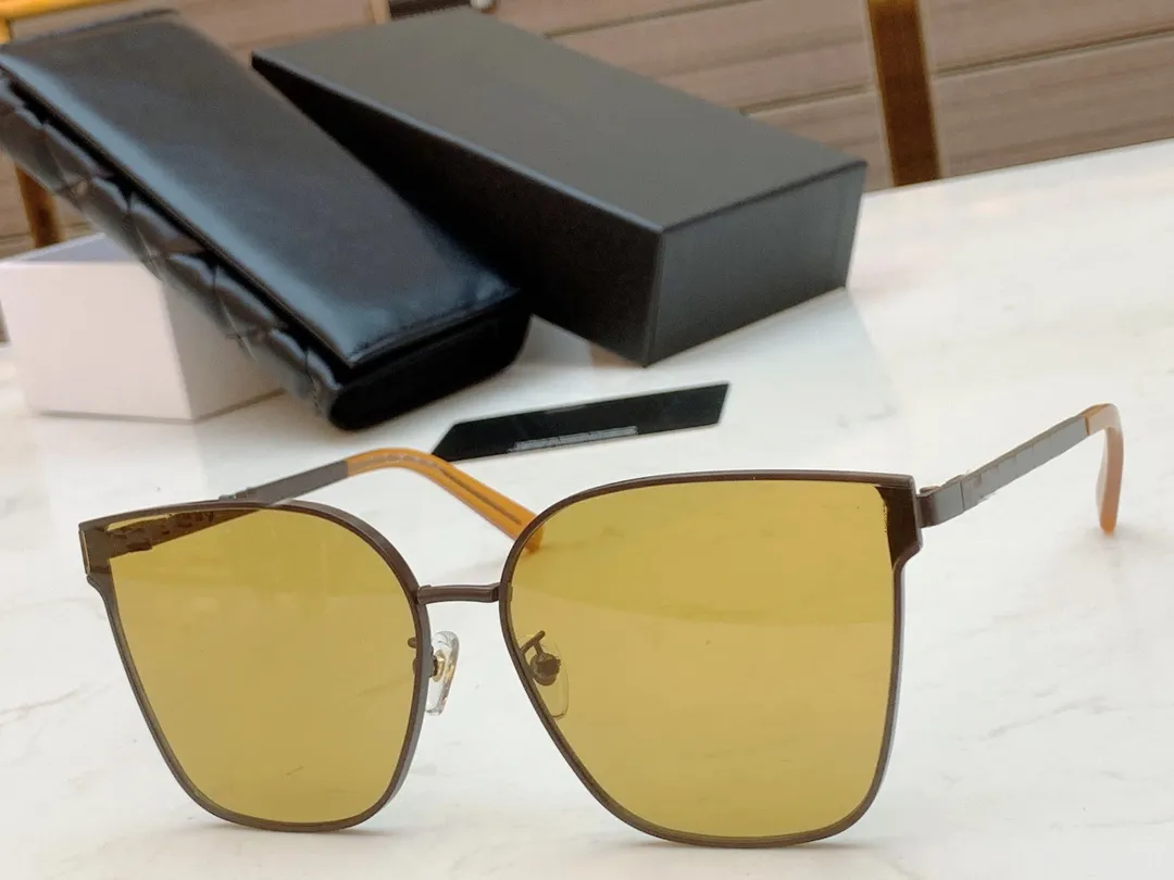 النظارات الشمسية ذات العلامة التجارية شخصية Cat Eye 6-Color Milk اختياري الحروف الكلاسيكية إطار الساق السيدات الصيف حمل CH7172