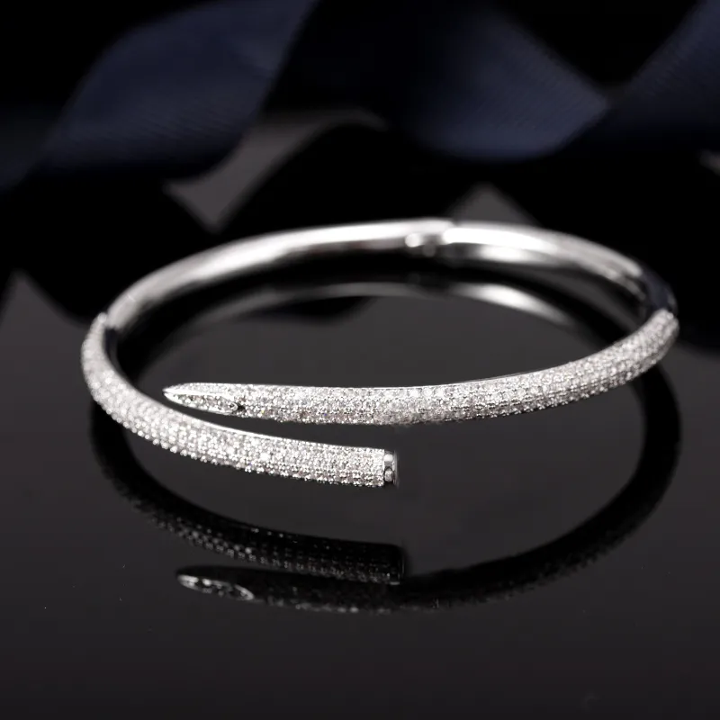 Bracciale di moda uomo Bracciale unghie con diamanti pieni di lusso donna i in acciaio inossidabile Classico designer di gioielli di marca Gift248S