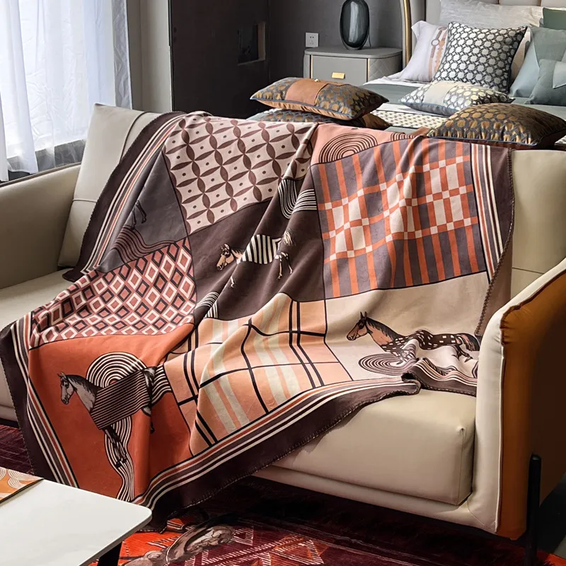 Designer Luxury Fashion Horse Printed Velvet Throw Filtar Casual Travel Aircraft Double-Layer Filt Couch Cover2889