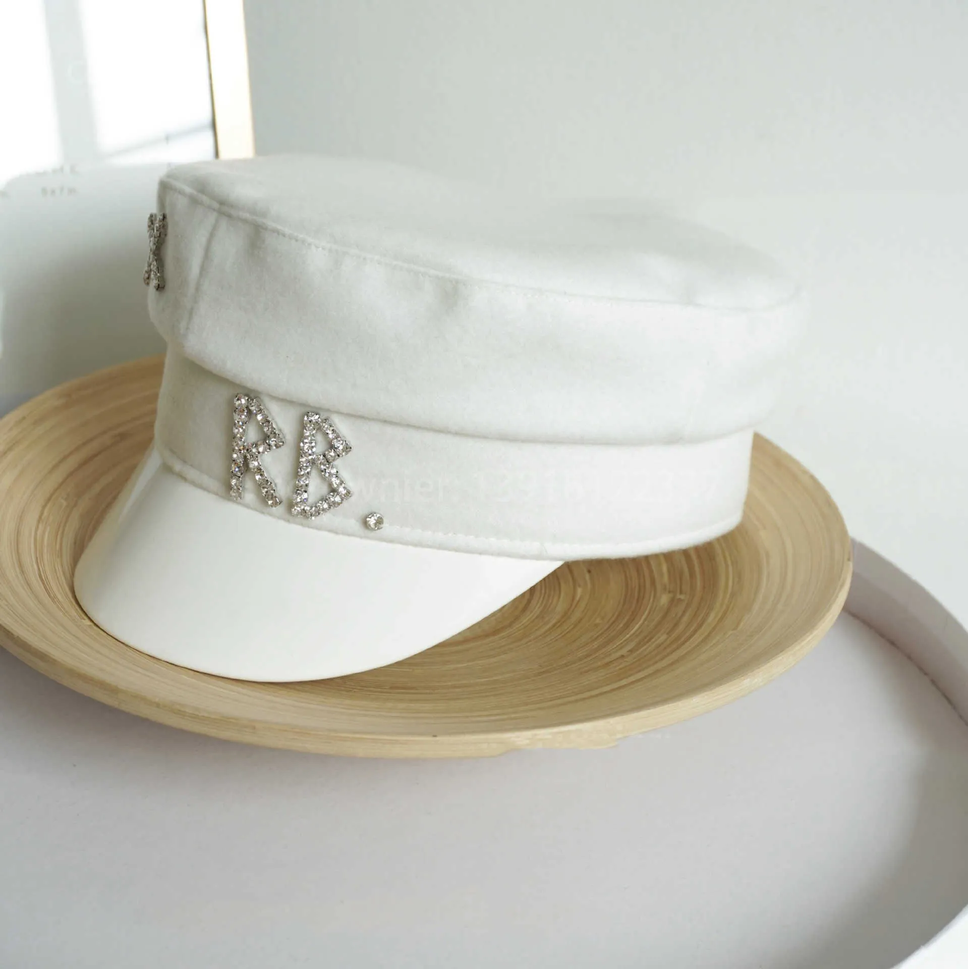 قبعات موزع الصحف النسائية الجديدة من الكريستال أزياء تويد قبعة مسطحة قبعة البحرية قبعة الخريف والشتاء البريطانية ريترو موزع الصحف BL0068