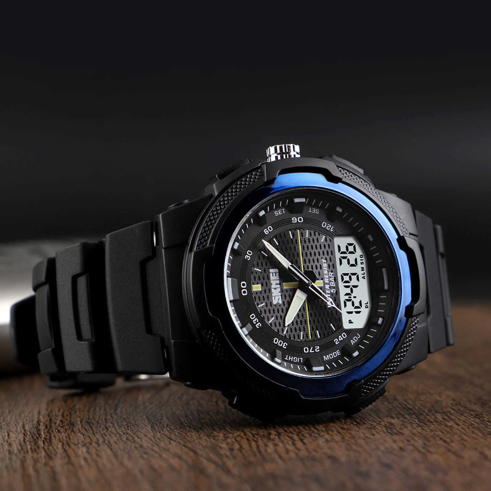 Orologio sportivo LED luminoso digitale uomo Quadrante in plastica 50M Orologio da polso impermeabile Montre Hombres Hour Reloj Boy Clock Regali