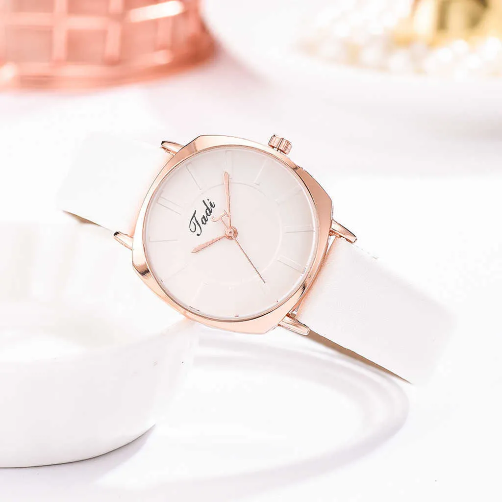 Gorące damskie zegarki garnitur Minimalistyczny Casual Fashion Pas Pasek Kobiety Zegarek Zegarek Ustaw cały czas meczu