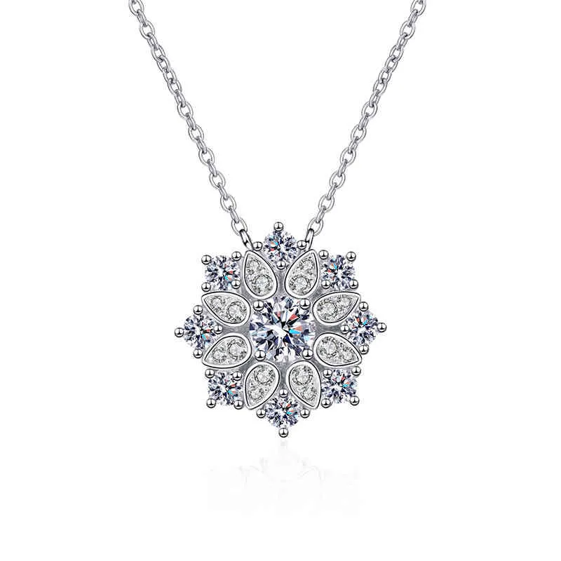 Sunflower Moissanite Necklace for Women 05CT VVS Brilliant Diamond Halo Pendent Necklaces 925 Sterling Silver Wedding Jewelry