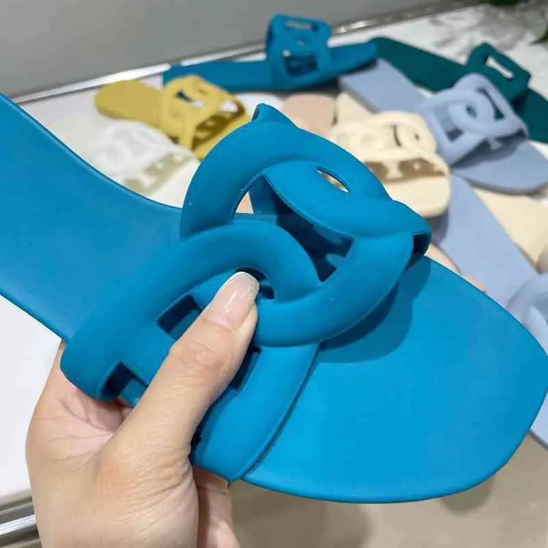 Designer H family e Slippers Holiday Macarone Color Pig Nose Jelly Beach Shoes Ins Tide Flat Bottom Sandals for Women in