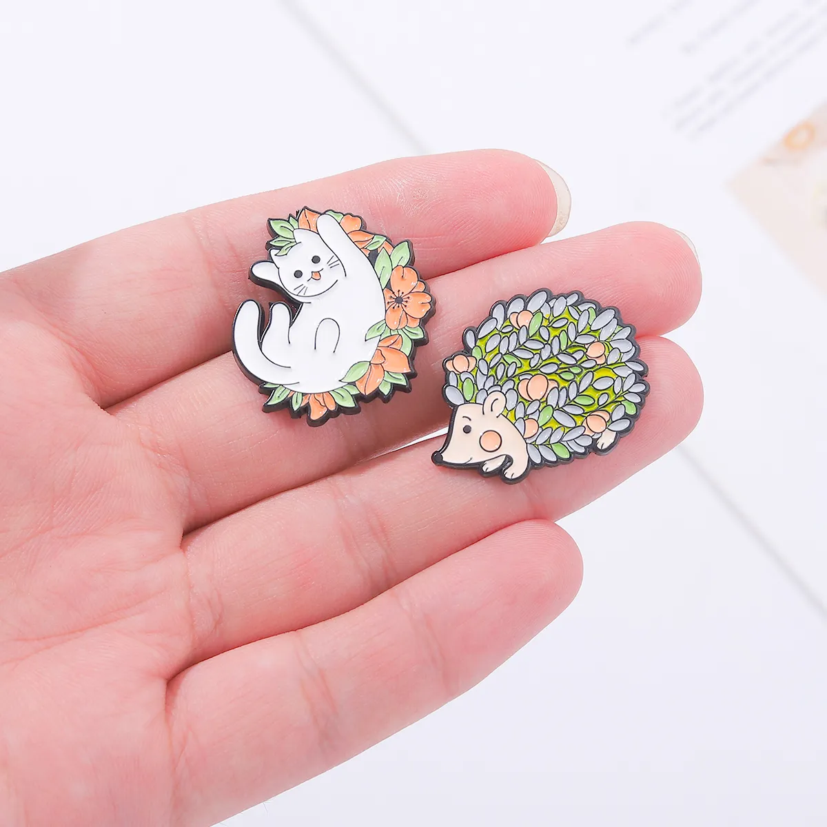 Flor Animal Pin Pin Floral Hedgehog Frog Broche Badge Plant Plant Mushroom Metal Lapel Bag Jewelry Friends Wholesale