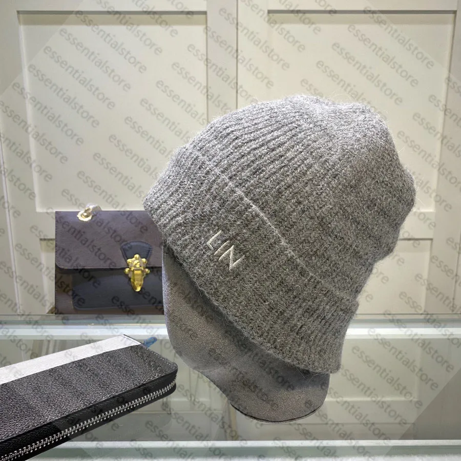 Wind Beanies Seeamed Cap For Woman Man Designer Skull Caps 브랜드 니트 비니 Fashion Street Hat2442