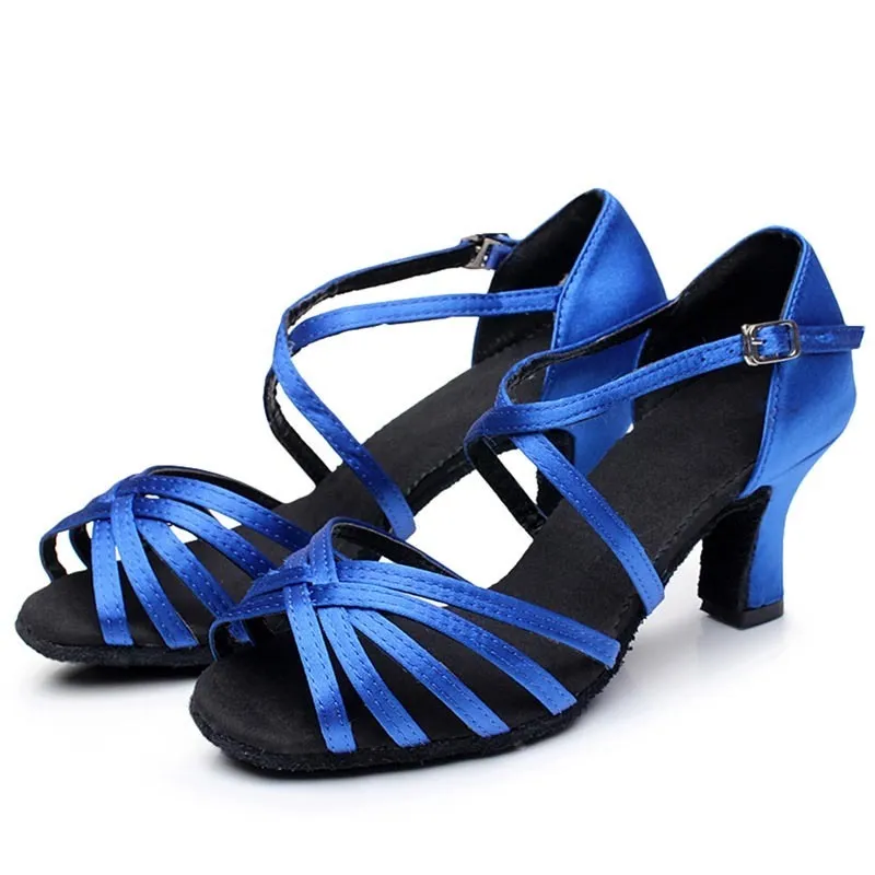 Çocuk Dans Ayakkabıları Yüksek Kalite Varış Kızlar Sandalet Çocuk Balo Salonu Tango Salsa Latin Dans Düşük Topuk Ayakkabı 220527