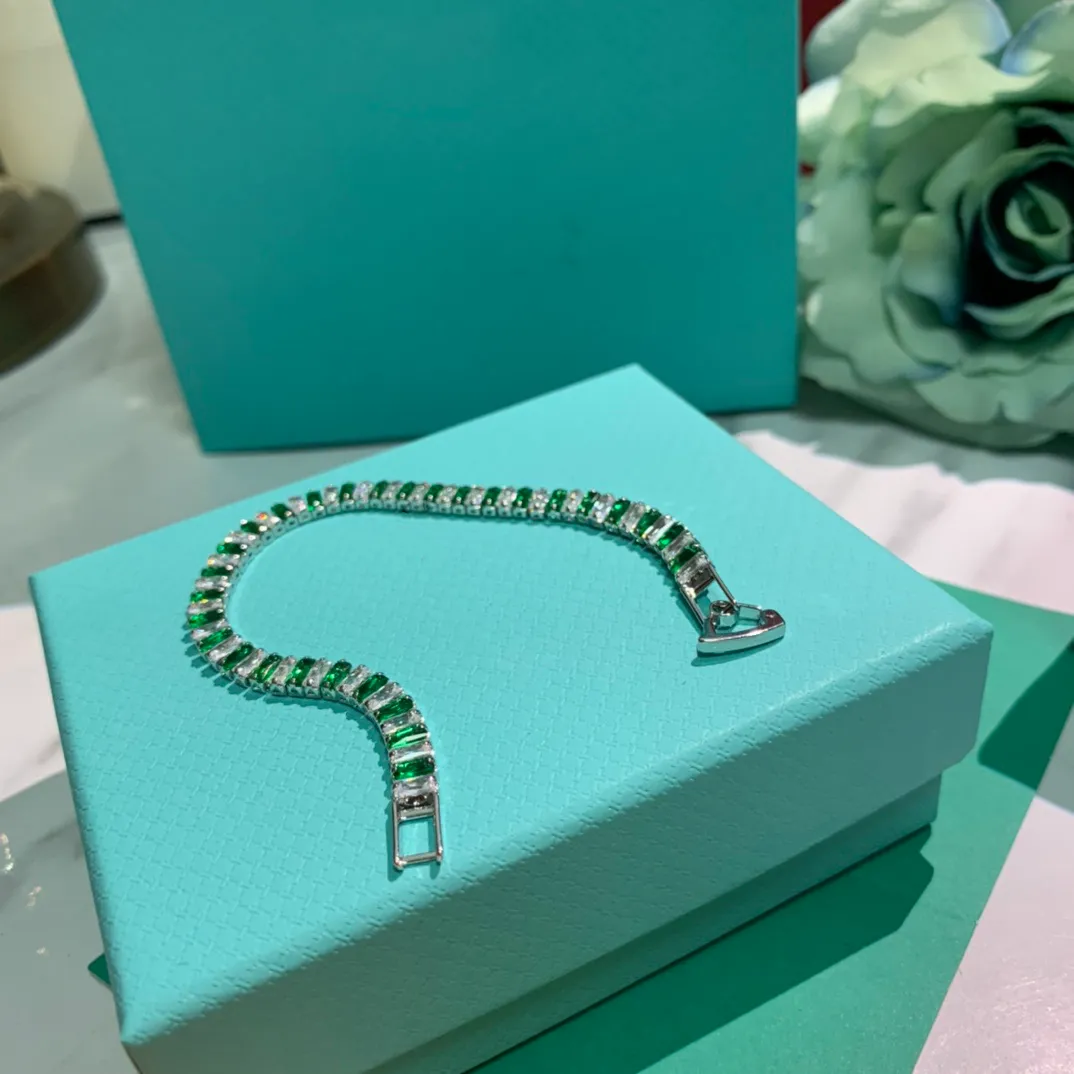 مصممي Luxyrys Burmese Barmes Natural Green Jade Beads Women Stone Jewelry Gemstone Gift Handmade Strand Bracelets275u