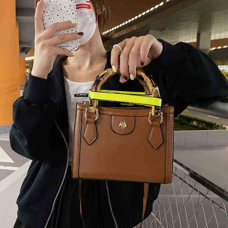 Retro kleine Umhängetaschen aus Pu-Leder mit kurzem Bambusgriff für Damen, modische Umhängetasche, Damen-Luxus-Designer-Handtaschen 220427