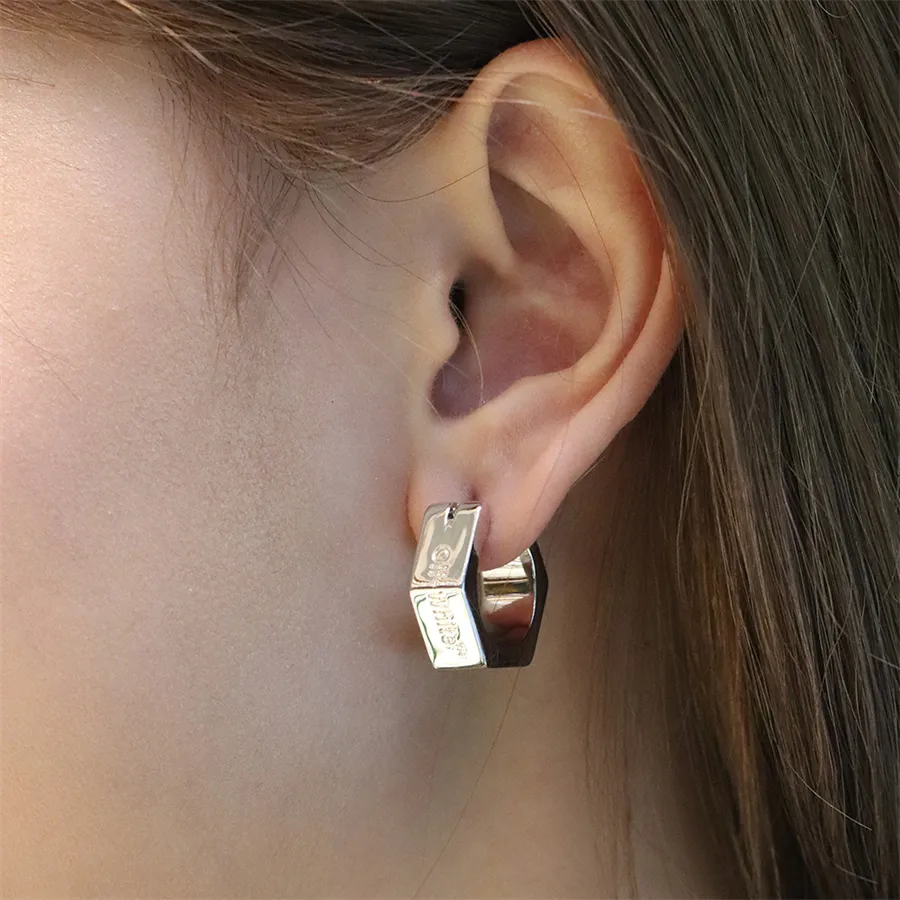 OW Star avec la même flèche en forme de U boucles d'oreilles Stud pour hommes et femmes tout-Match Simple Street Couple bijoux de mode accessoires 2166