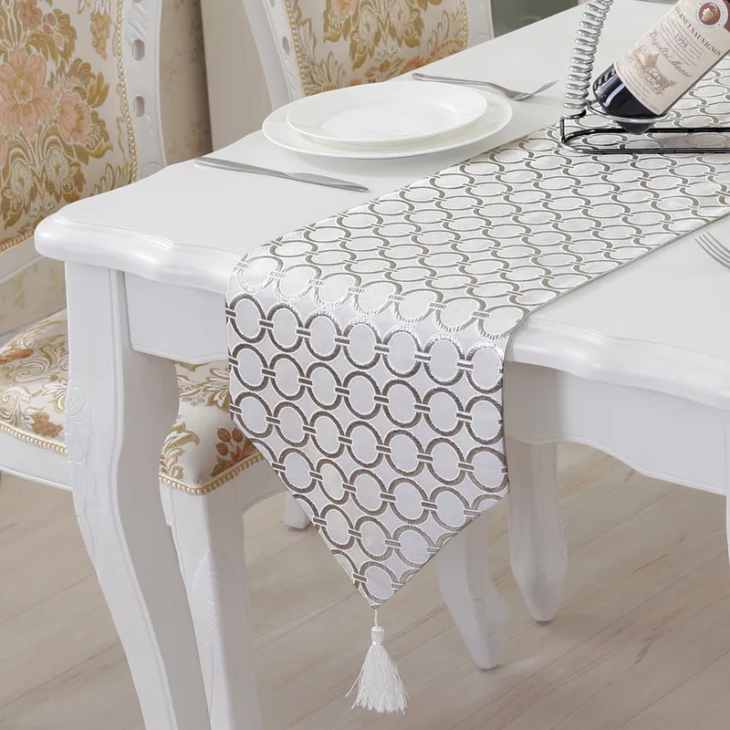 Stylish Table Runner Simple Modern Fashion Table Circle Brodery Mat Bed Flag for Home Dinner Decoration 220615