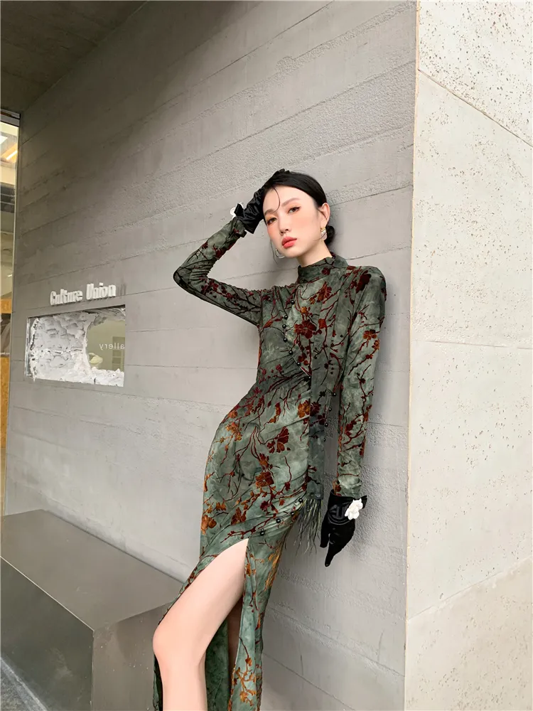 CHEERART Vintage Green Floral Bodycon Cheongsam Dress Long Sleeve Midi Ladies High Slit Dresses Fall Womens Fashion Clothes 220317