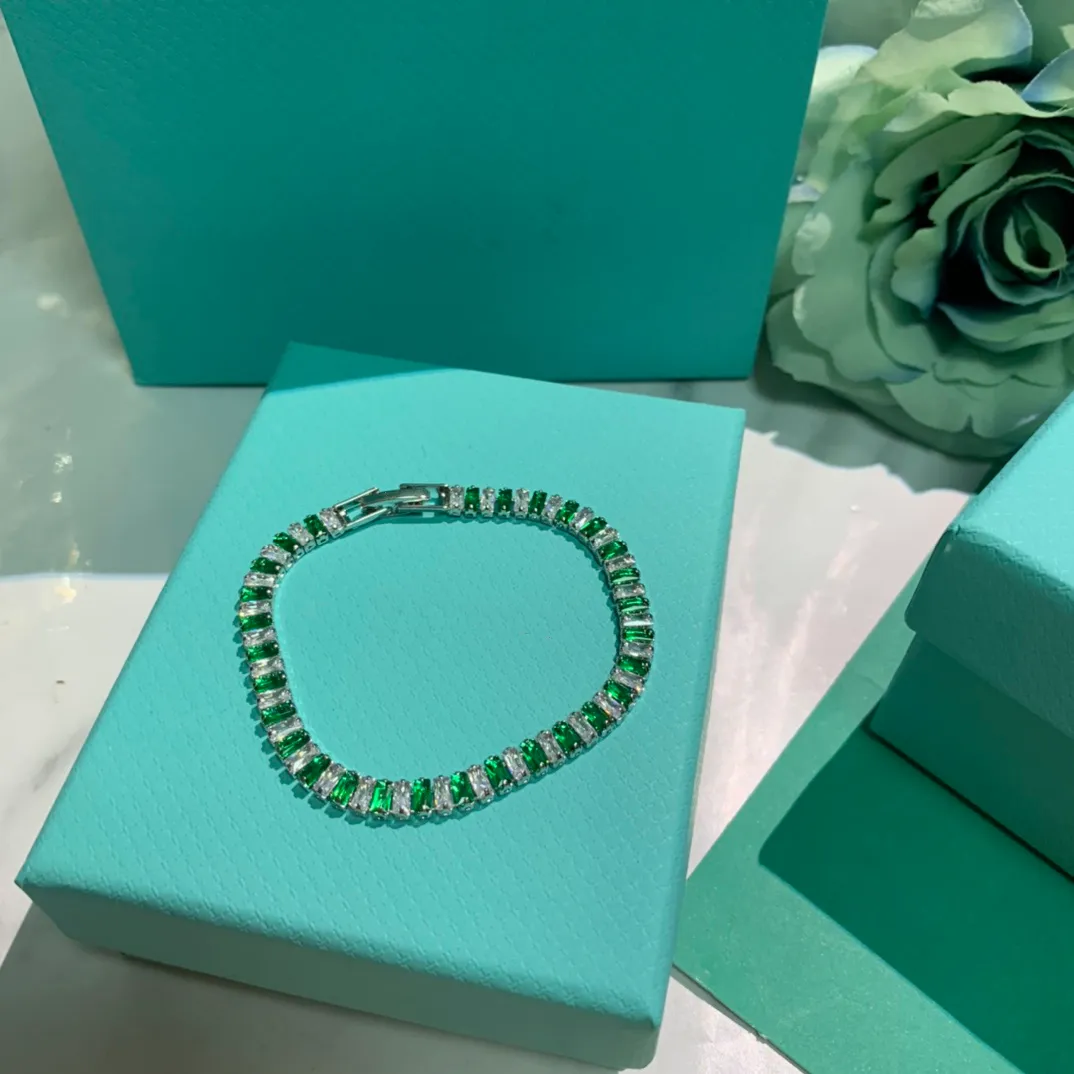 Luxyrys Designers Bracelets birmans naturels Bracelet de perles de jade vert Femmes Bijoux en pierre Pierre précieuse Cadeau Bracelets à la main Strand233n