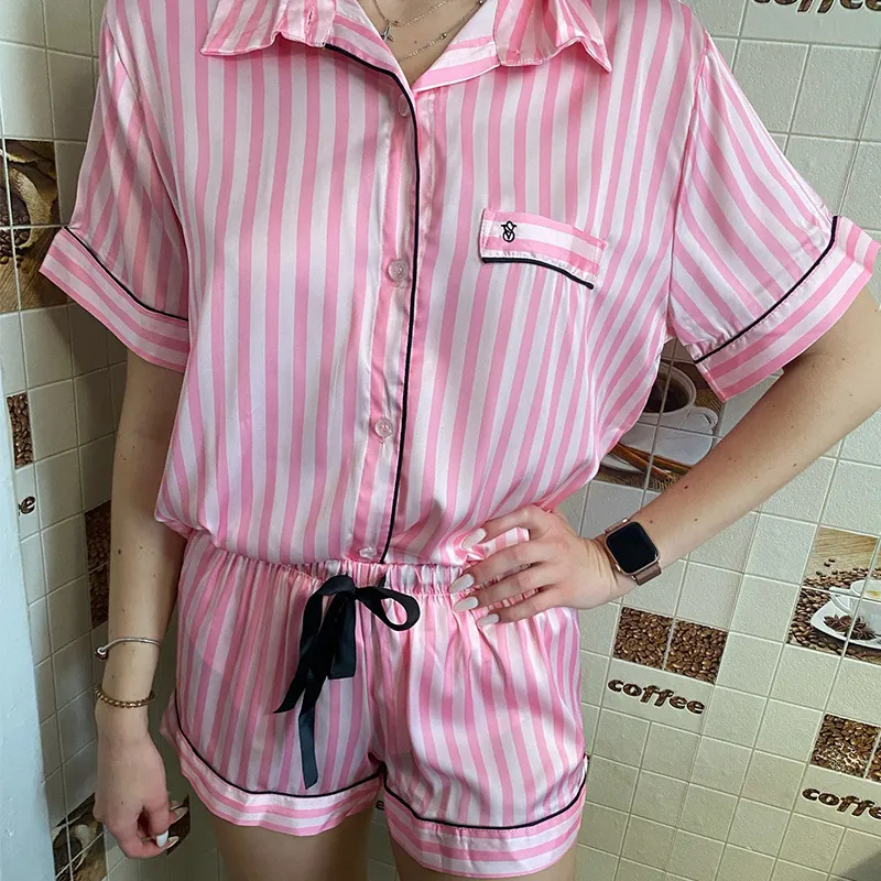 여름 잠옷 여성을위한 여름 잠옷 새틴 실크 스트라이프 잠자기 잠자기 파자마 짧은 핑크 라운지웨어 pjamas 홈복 홈웨어 여자 220719