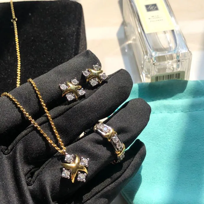 stones ring handmade Jewelry gold necklace set diamond cross pendant bracelet Flower diamond designer Women couple fashion watche 325I