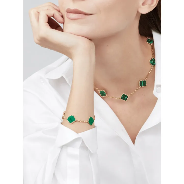 Colliers de mode designers Collier de trèfle à quatre feuilles Ensembles de bijoux pour femmes colliers et bracelets 5 motifs cadeau en acier inoxydable258G