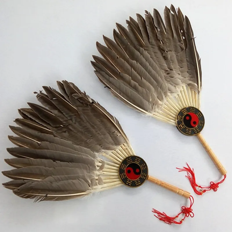 Abanicos de mano de plumas de ganso Zhuge Liang de China, abanico de bambú personalizado al por mayor de decoración de boda antigua danza 23 220505