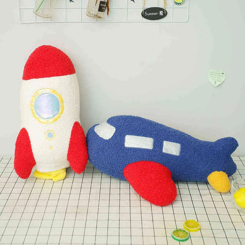 Simulação Land Sea e Avião Submarino Rocket Pluxh Plelot Featon Pillow Cosmic Chelaned Dolls macios para crianças Presentes de meninos J220704