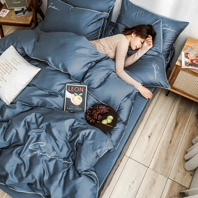 2021 biancheria da letto in quattro pezzi semplice cotone matrimoniale lenzuolo uso domestico copripiumino bordature ricamate confortevole colore blu