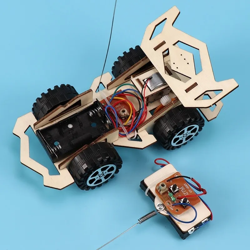 Kind Holz DIY Montage 4 CH elektrische RC Rennwagen Modell Wissenschaft Experiment Spielzeug interessante Geschenke 220715