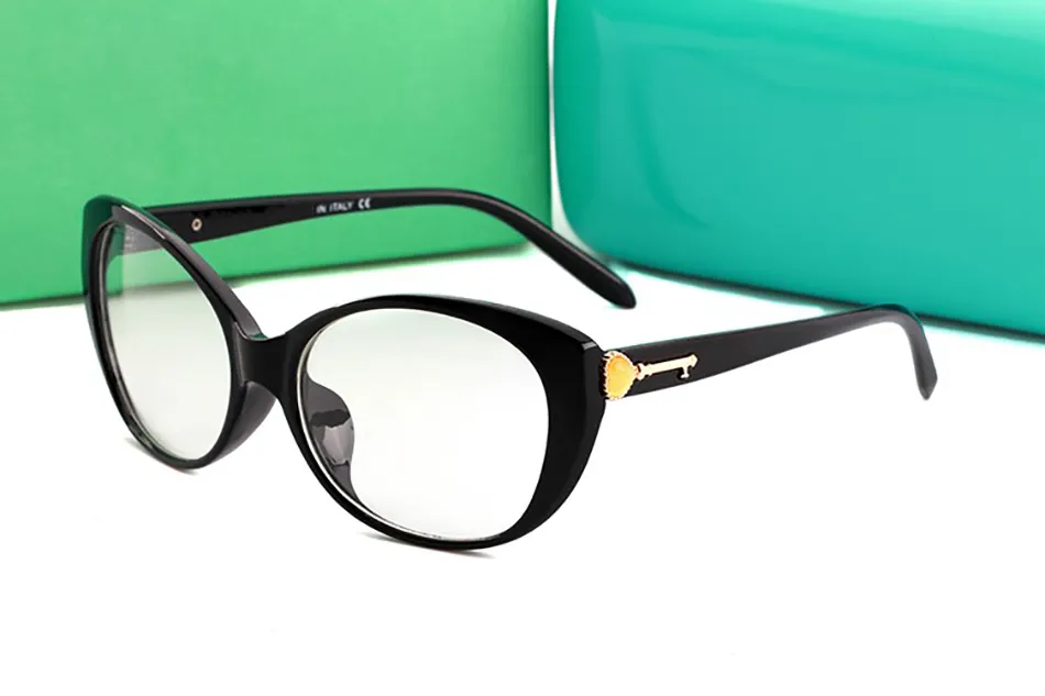 Été femmes lunettes de soleil épissage bleu noir lunettes de chat cadre or coeur clé boucle en métal design fille cadeau amant mode eyegl2888