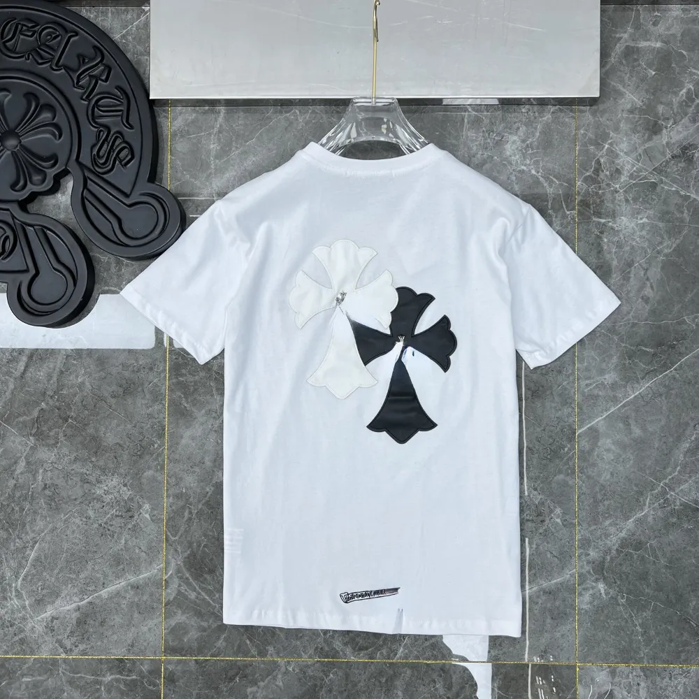 Schwarz-weißes Kreuz Herren- und Damen-Unisex-Kurzarm-T-Shirt Modemarke