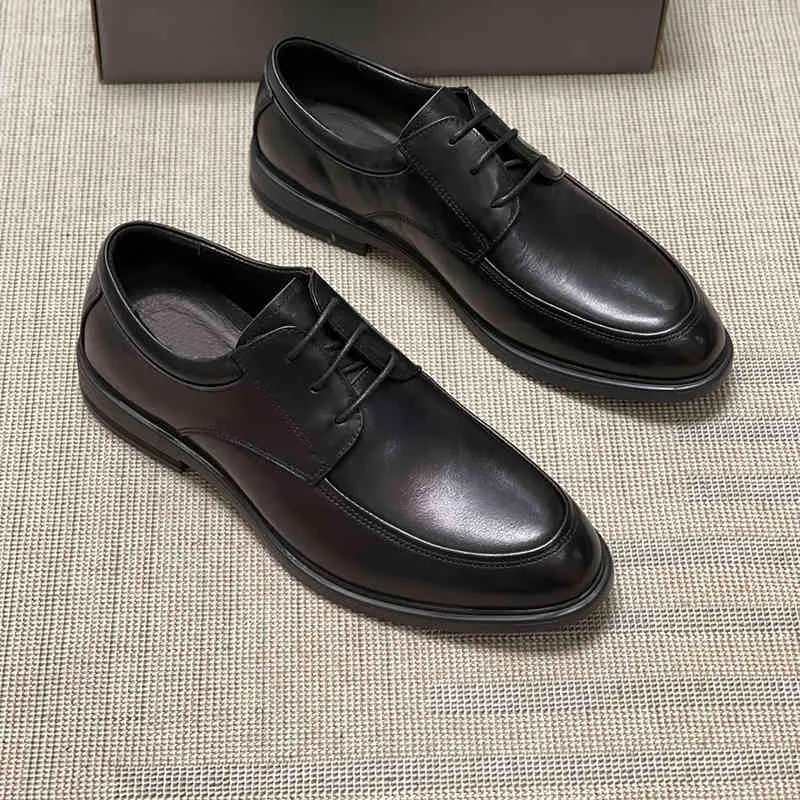 Vestidos sapatos novos negócios casuais calçados de couro masculino preto e branco homens de vestido de vestido de salto de salto de grife de grife 220711