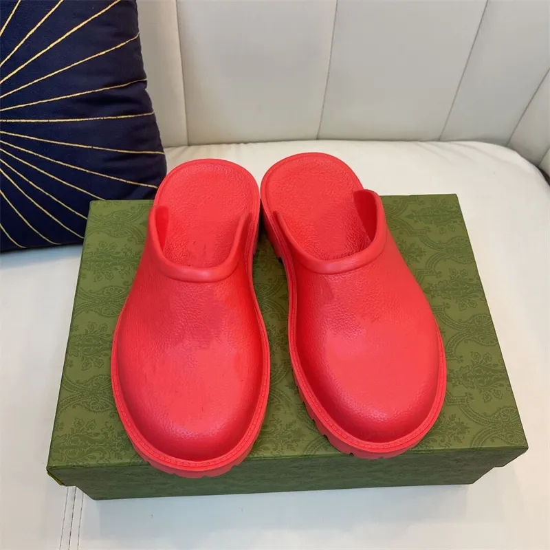 The latest Dongdong high-end slippers in 2022, with high ex factory price, flat bottom punching and carved design, and comfortable feet. Thick b 5cm women`s size 35-41