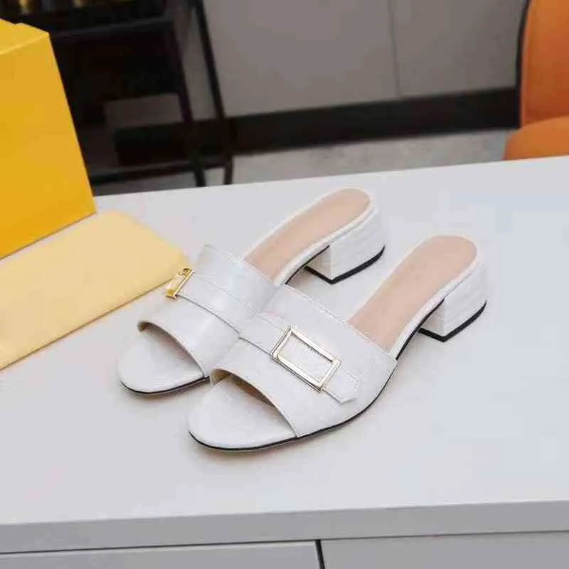 2020 new ladies designer flat sandals high quality metal buckle square heel slippers wild temperament dress women sandals large size 35-43