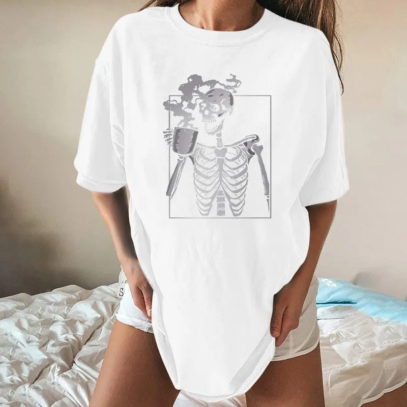 原宿ドロップショルダーTシャツの女性ティーを飲むスカルスケルトン面白いティーハーフプラスサイズのヒップホップ夏のパンク服220407