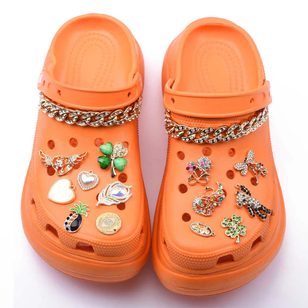 Metal Tasarımcı Takılar Altın ve Silver Stone Croc Charms Aksesuarlar Kelebek Taç Ayakkabı Düğmesi Dekorasyon Timsah Ayakkabıları