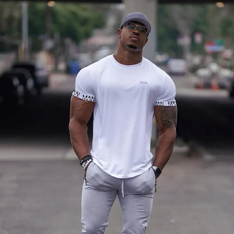 Largetype Hommes Compression T-shirt hommes Sporting Skinny Tee Shirt Homme Gym Running Noir Séchage rapide Fitness Sports 220712