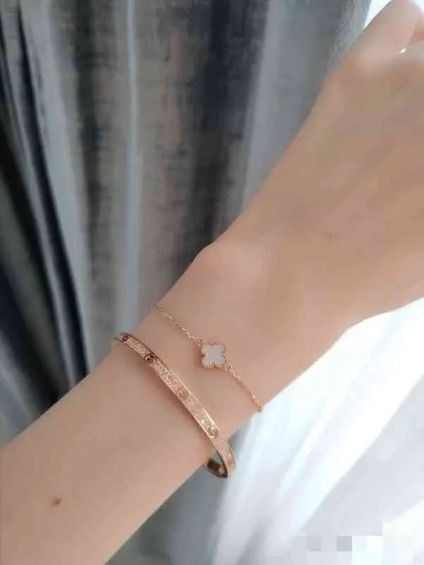 Créateur Carti Er Kajia Sky Star Bracelet 18K Version étroite CNC Diamant Inclassée Bague à queue de mode polyvalente pour hommes et femmes